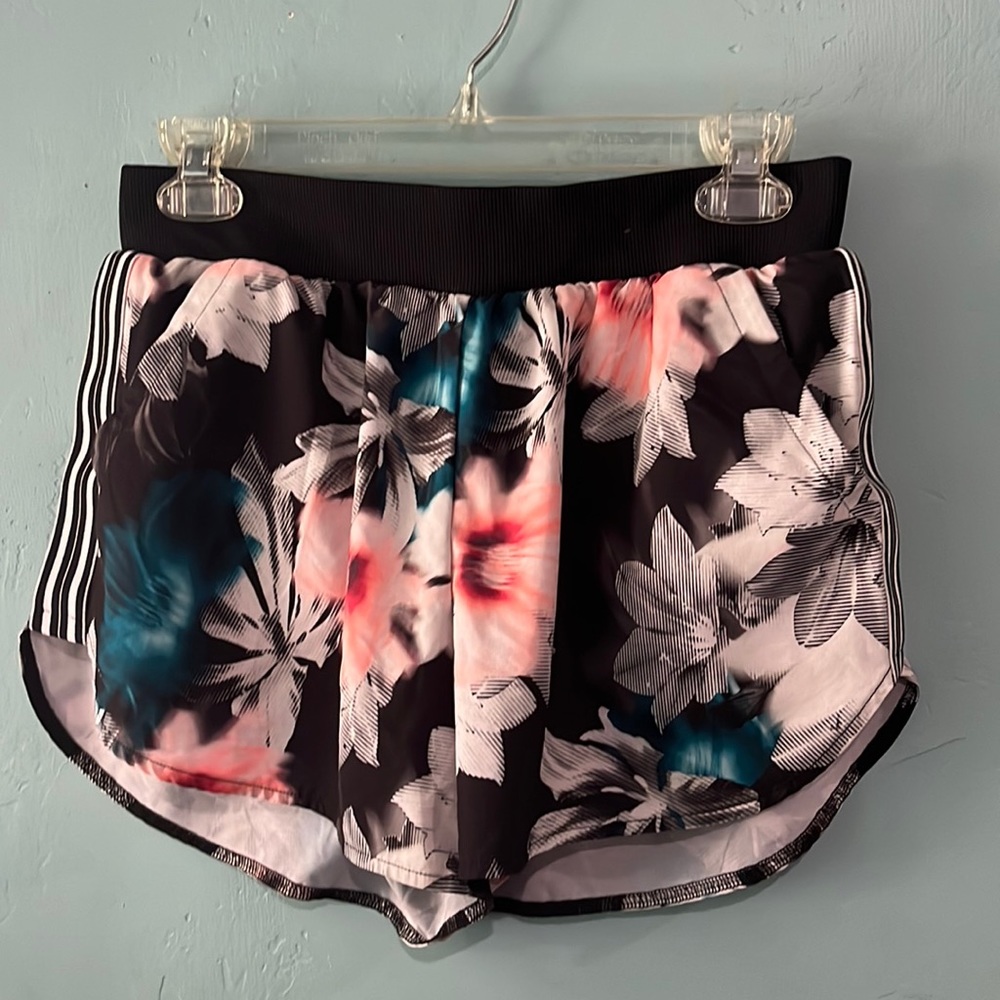 Sport shorts with pockets